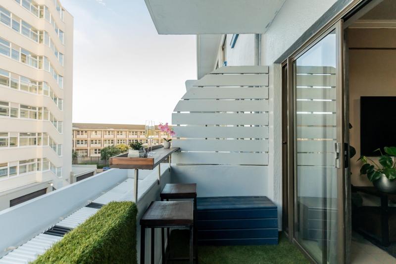 1 Bedroom Property for Sale in Mouille Point Western Cape